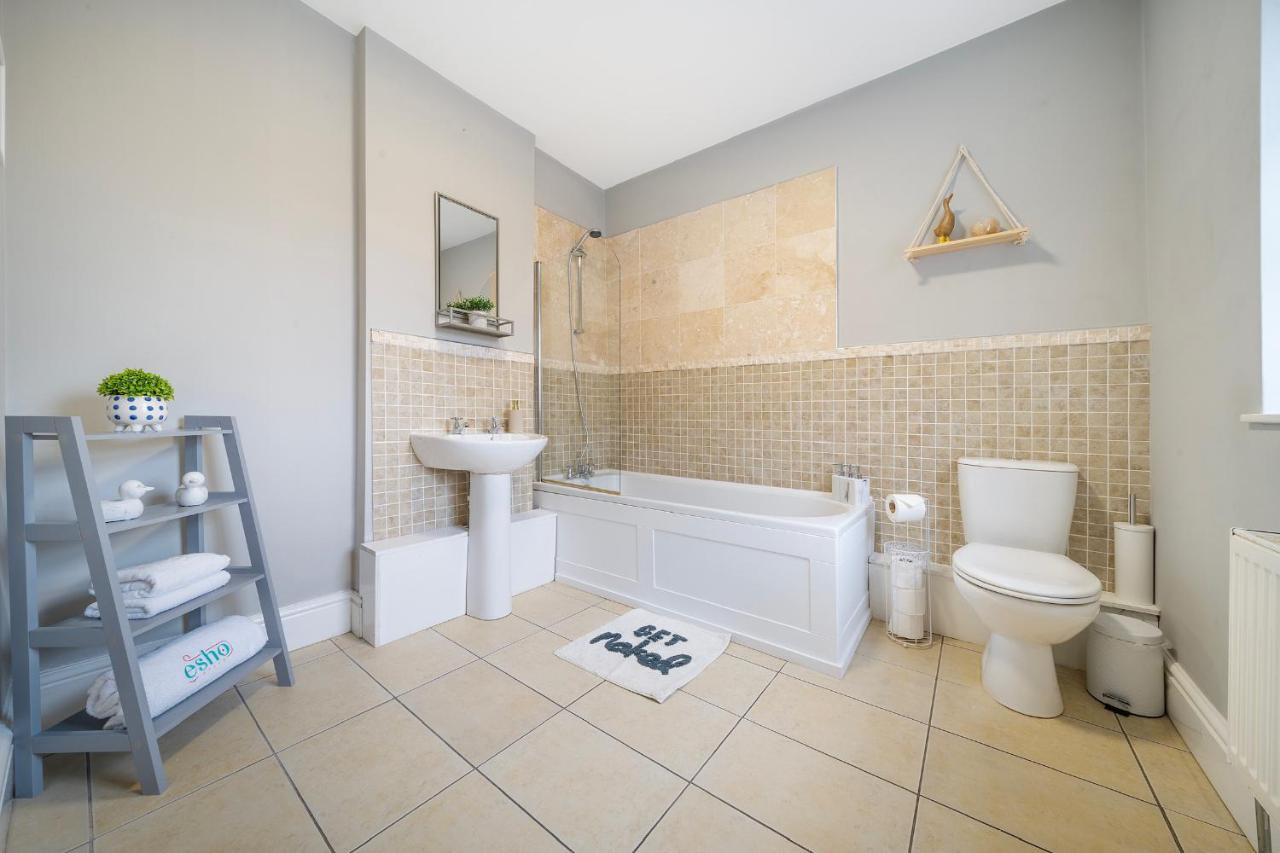 1 Bed House, Free Parking, 15 Minutes From Cheltenham Races Gloucester Exterior foto